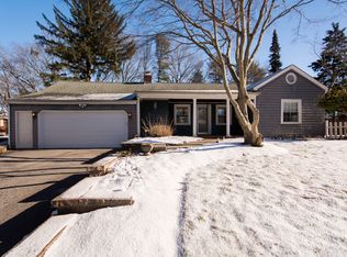 15 Lakeside Cir, Riverside, RI 02915