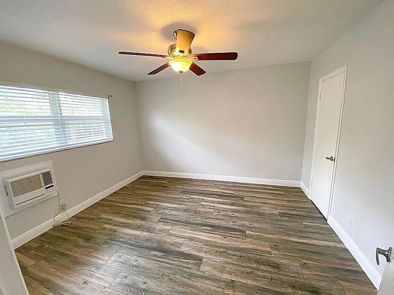 2815 NE 33rd Ave #205 — Photo 8
