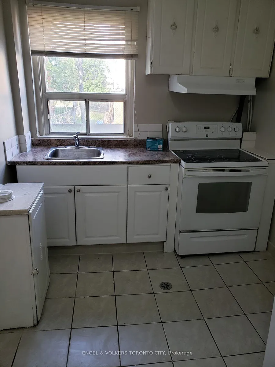 Building Photo - 45 Leduc Dr N #1C