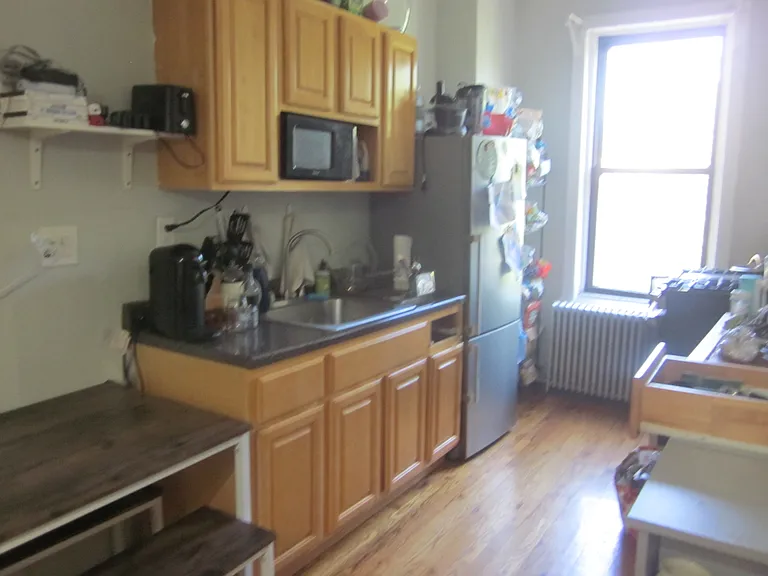 21 Kingsland Ave #3R — Photo 2