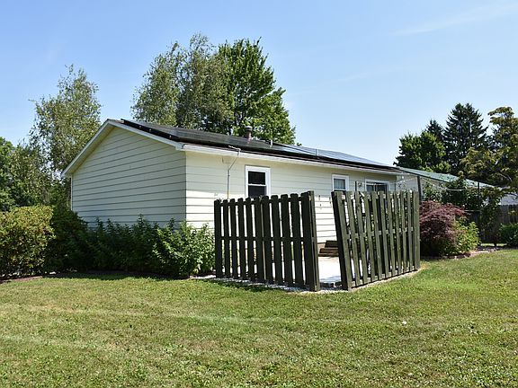 5th image of 21983 Russet Dr