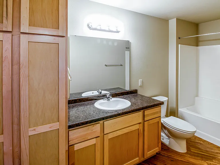 Jefferson Creek Apartments — Photo 17