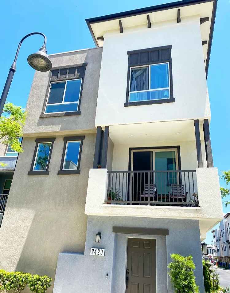 2 bed, 2.5 bath, 1183 sqft, $3,600 — Photo 2
