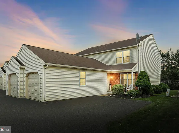 362 Deerfield Dr, Mount Joy, PA 17552