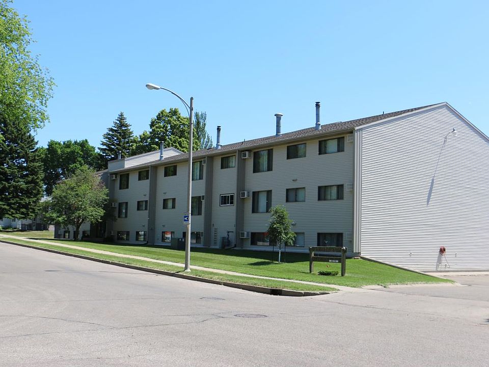 125 E ARIKARA AVE