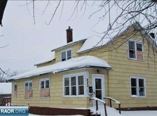 223 5th St SW, Chisholm, MN 55719