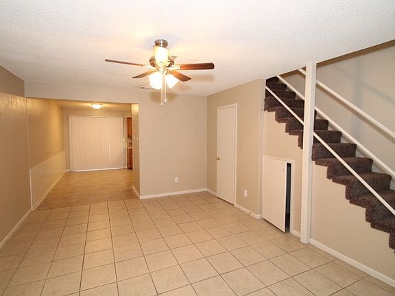 3rd image of 3405 Victoria Cir APT B