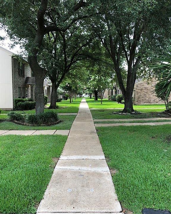 1st image of 936 Birnham Woods Blvd