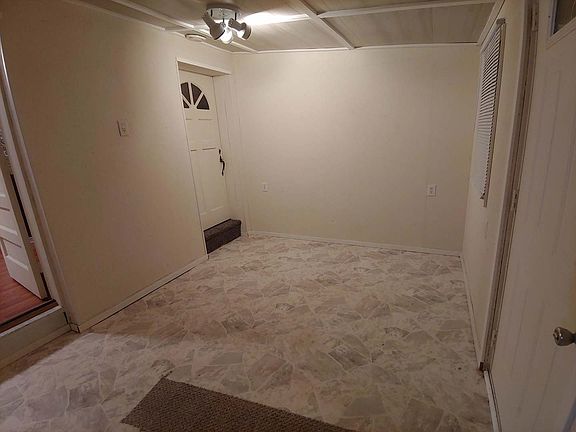 2nd image of 8517 Park St
