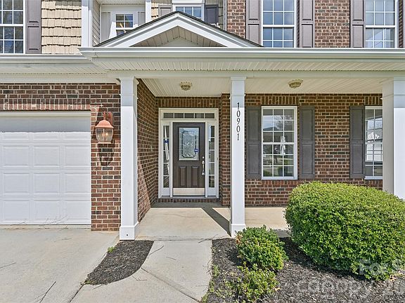3rd image of 10901 Trout Creek Pl