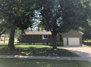601 S 5th St, Knoxville, IA 50138