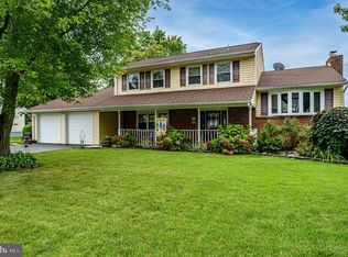 8 W Constitution Dr, Bordentown, NJ 08505