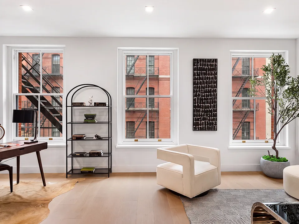 458 Greenwich St #3
