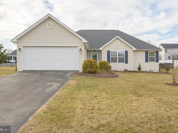 73 McGregor Dr, Ranson, WV 25438