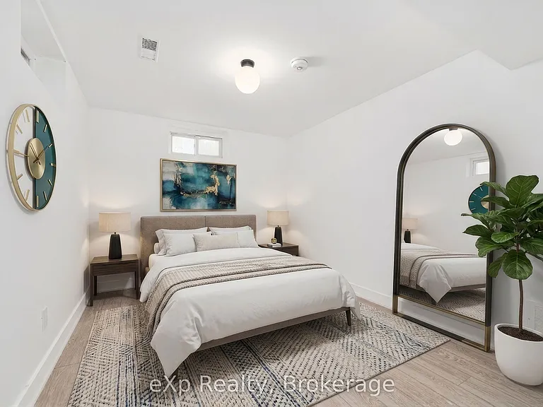 111 Riverside Dr N — Photo 21