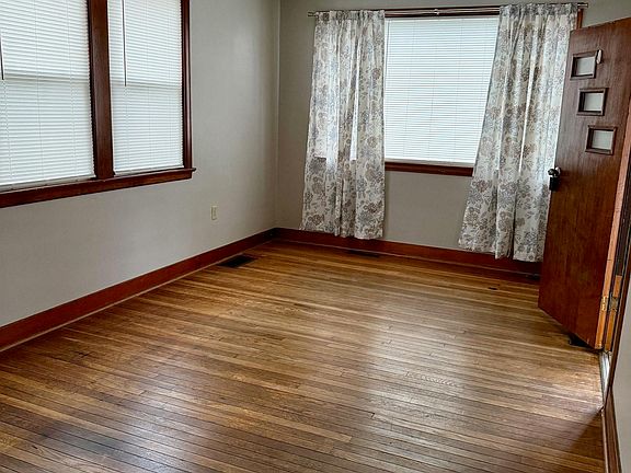 5th image of 629/631 Madison St