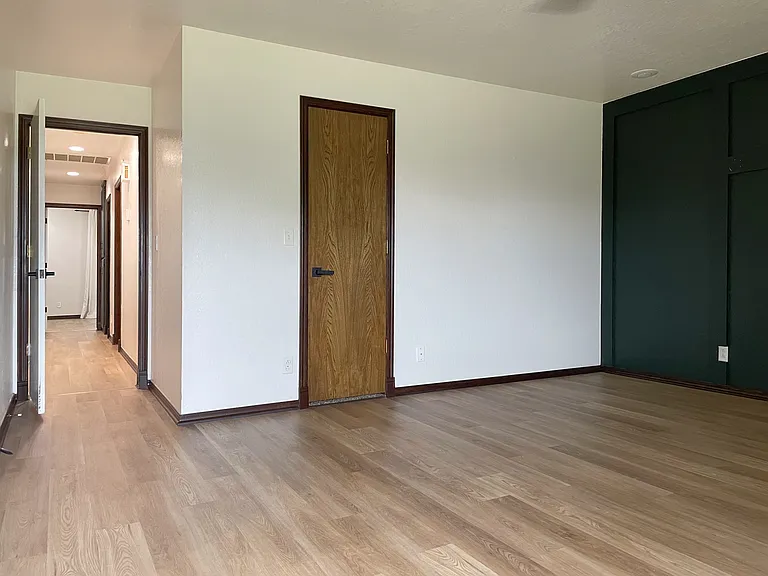 2106 Appomattox — Photo 34