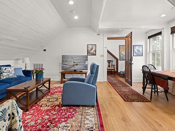 Living area with TV and working space