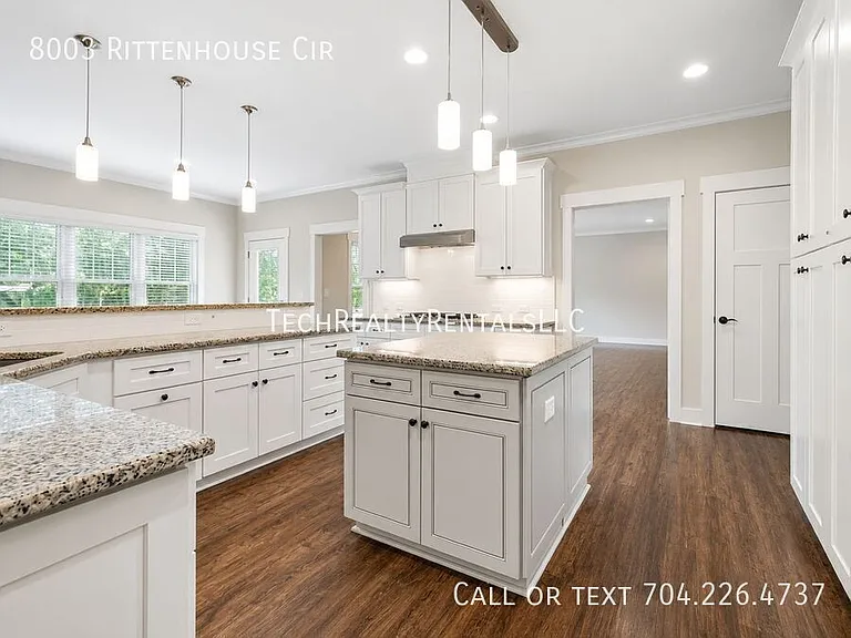 8003 Rittenhouse Cir — Photo 11