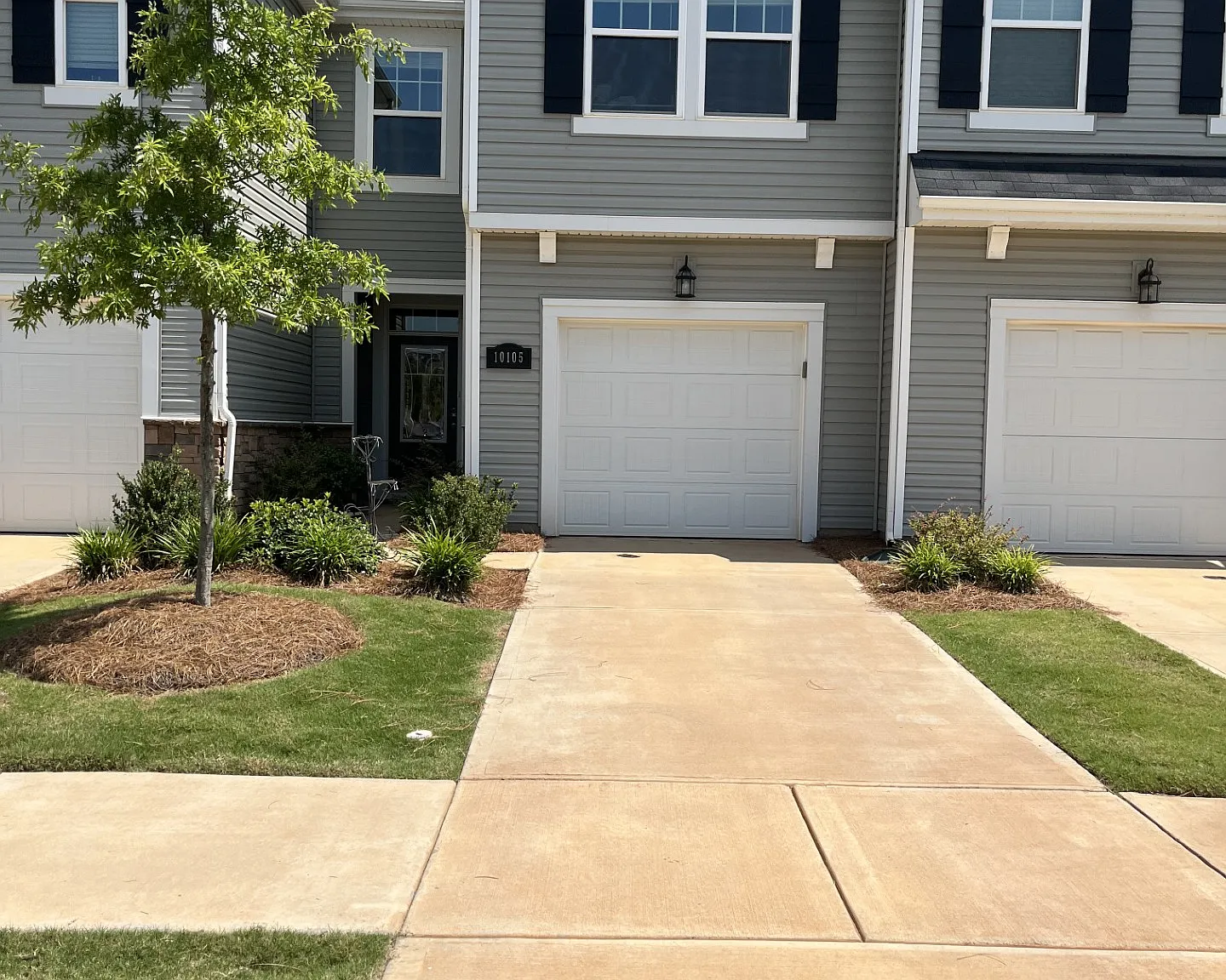 3 bed, 2.5 bath, 1681 sqft, $2,270 — Photo 1