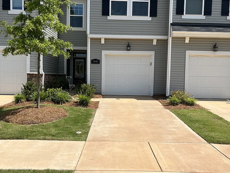 10105 Keeler Oak Ln — Photo 1