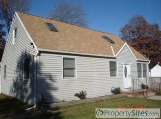 75 Linden Ln, Shirley, NY 11967