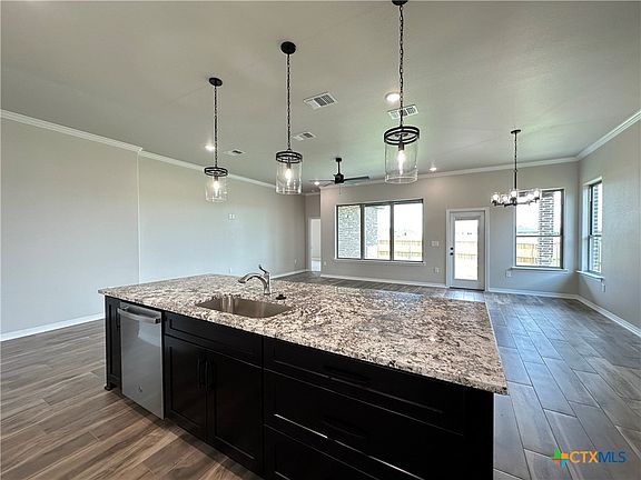 5th image of 8912 Glade Dr