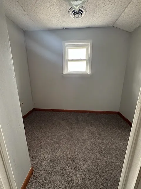 4 bed, 1.5 bath, 1152 sqft, $875 — Photo 2