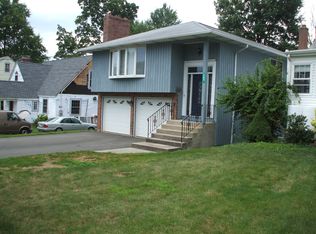 106 Fennbrook Rd, West Hartford, CT 06119