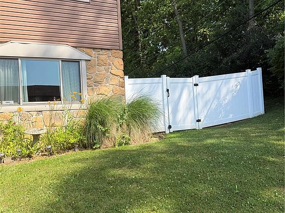 2nd image of 129 Johnson Ct