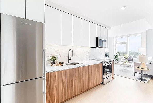 1st image of 578 Parkside Ave #15L
