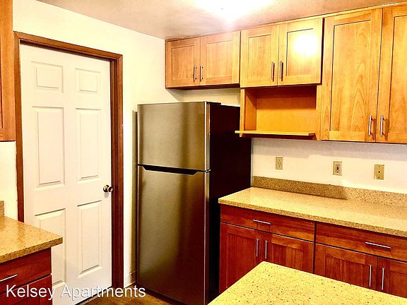 2nd image of 520 S Kelsey St #8979286