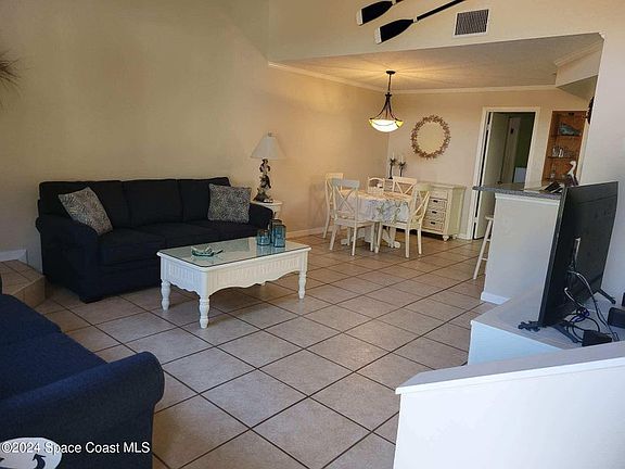 3rd image of 211 Buchanan Ave #1