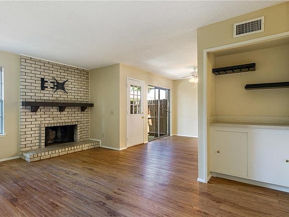 2nd image of 4409 Vintage Way