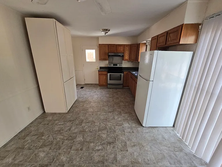 7514 Telfair Dr — Photo 3