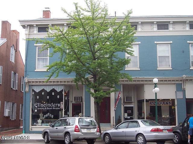 1st image of 217 Market St