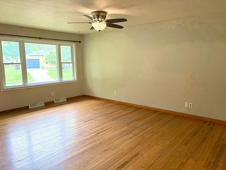 801 Sheridan Rd — Photo 2