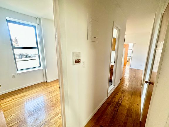 4th image of 338 E 15th St #7C