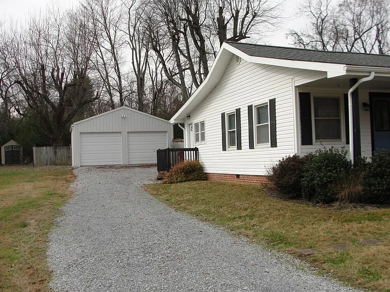 1710 Concord St — Photo 2