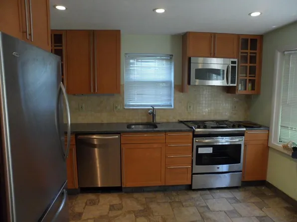 27 Frances Dr, Stoughton, MA 02072