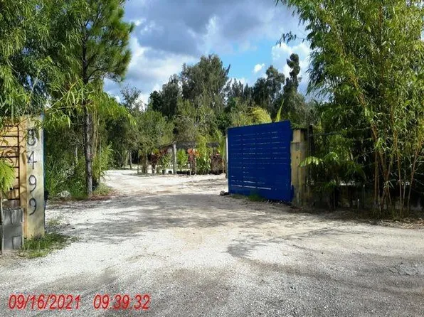 5499 SW 49th Street, Davie, FL 33314