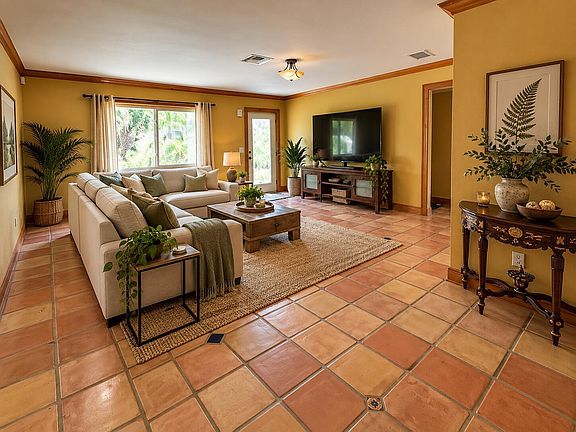 3rd image of 415 SE 4th Terrace