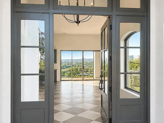4th image of 3240 Via Del Cielo