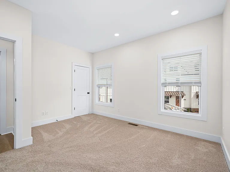 1437 Spring Pointe Ln — Photo 24