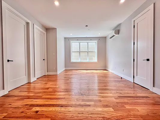 Rented by ERNY LLC | media 16