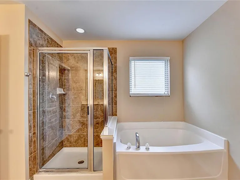 4228 Woods Creek Ln — Photo 65