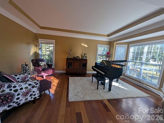 4th image of 2221 Creek View Ct