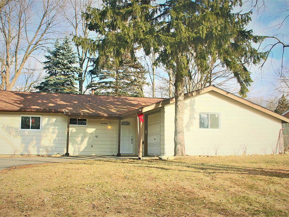 1st image of 160 Cypress Dr