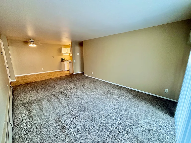702 W Badger Rd #9 — Photo 4