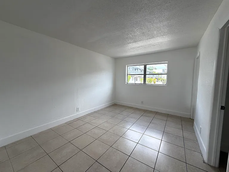 2127 Davie Blvd #115 — Photo 9
